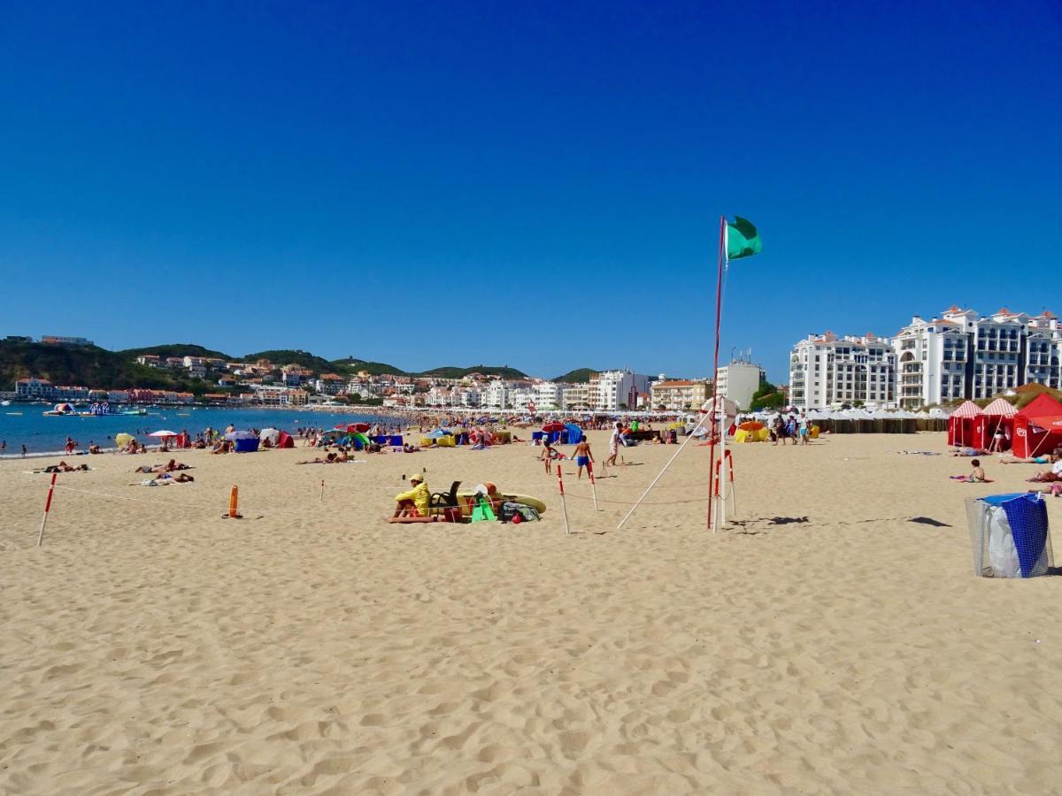 Pebble - 1 Bedroom Apartment Sleeps 5 With Pool & Tennis Court サン・マルティーニョ・ド・ポルト エクステリア 写真