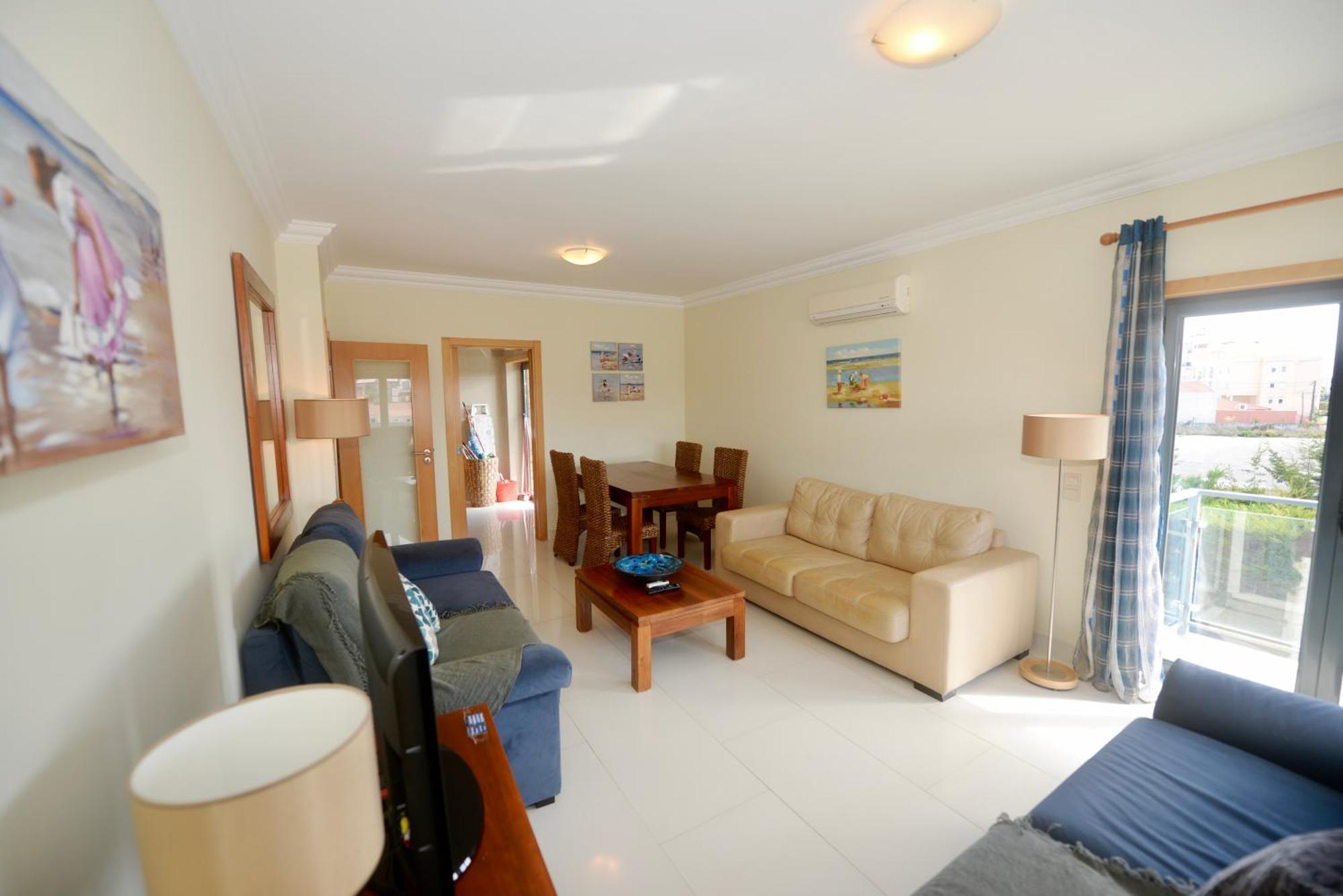 Pebble - 1 Bedroom Apartment Sleeps 5 With Pool & Tennis Court サン・マルティーニョ・ド・ポルト エクステリア 写真