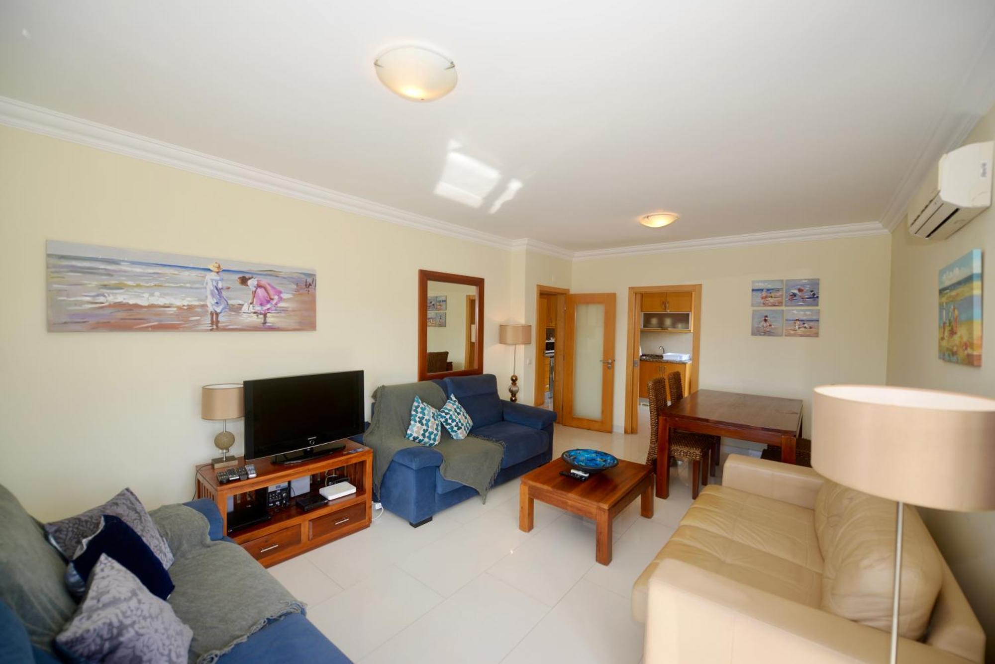 Pebble - 1 Bedroom Apartment Sleeps 5 With Pool & Tennis Court サン・マルティーニョ・ド・ポルト エクステリア 写真