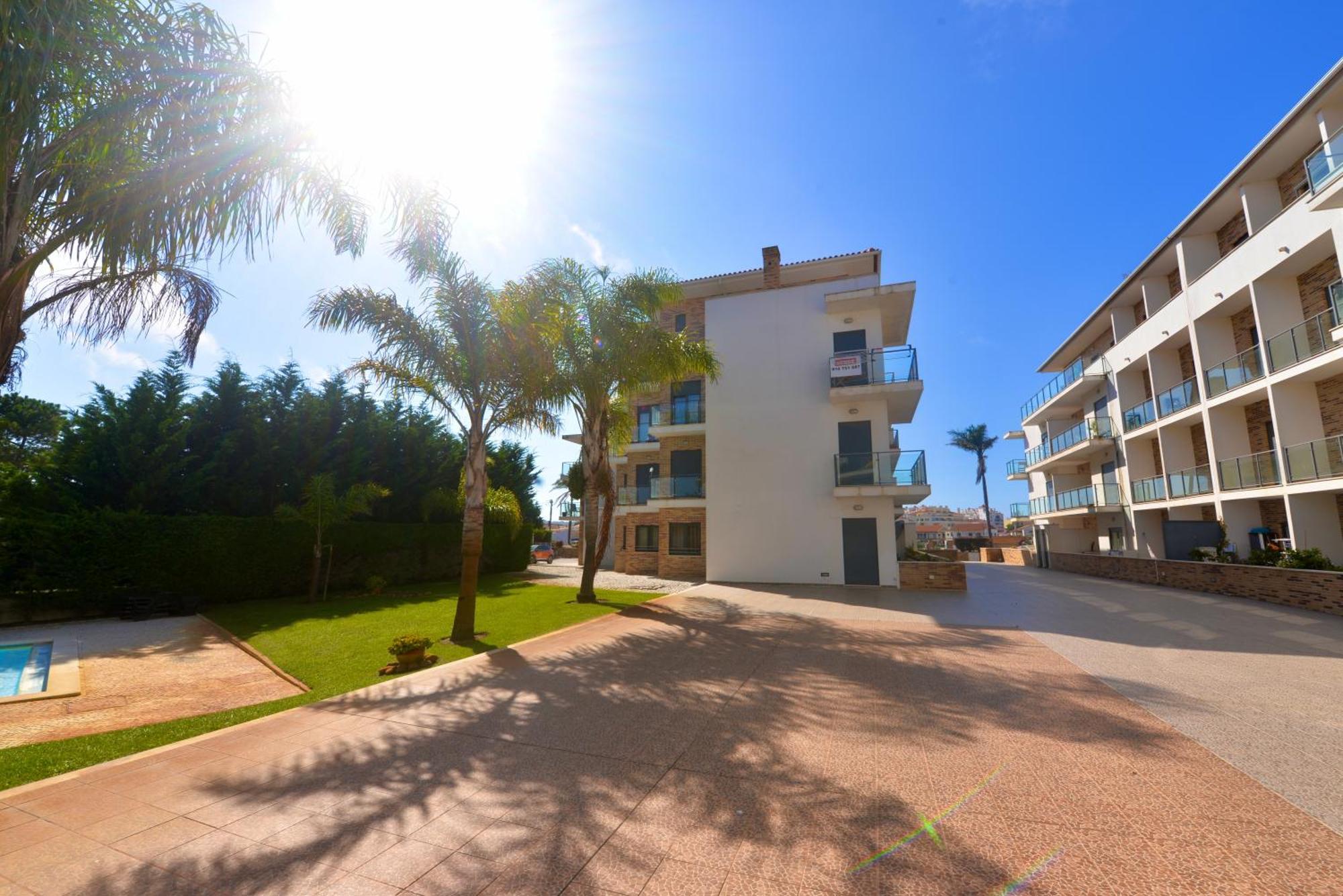 Pebble - 1 Bedroom Apartment Sleeps 5 With Pool & Tennis Court サン・マルティーニョ・ド・ポルト エクステリア 写真